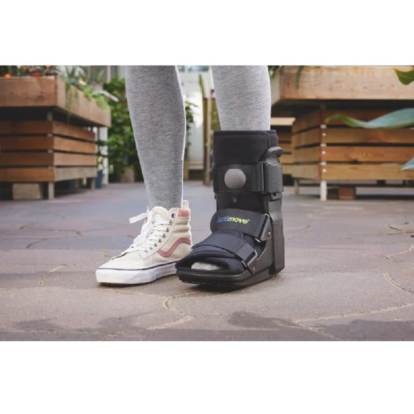 Orteza scurta glezna picior pentru imobilizare, Actimove Air Walker cu perna de aer Medium (marimea 39-43)