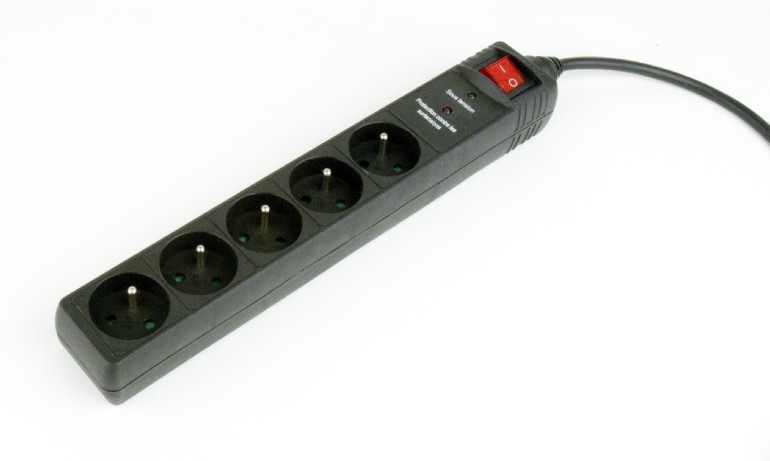PRELUNGITOR GEMBIRD, French socket x 5, conectare prin Schuko (T), cablu 1.5 m, 16 A, protectie supratensiune, protectie copii, negru, "SPF5-C-5" (include TV 0.8lei)