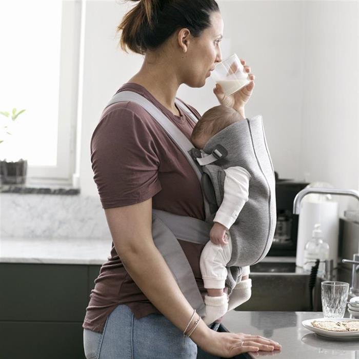 Marsupiu anatomic - Mini - cu pozitii multiple de purtare - Light Grey, 3D Jersey - BabyBjorn, [2],bestfam.ro