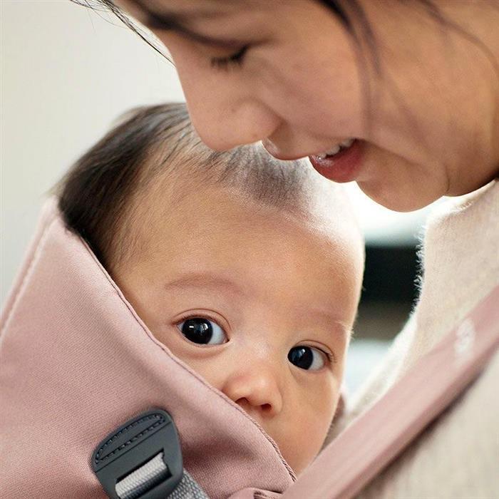 Marsupiu anatomic - Mini - cu pozitii multiple de purtare - Dusty Pink, bumbac - BabyBjorn, [5],bestfam.ro