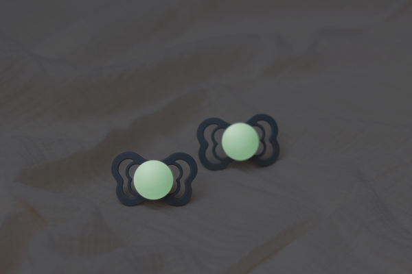 BIBS - Set 2 suzete Fosforencente Couture Glow Silicon, tetina anatomica, 0 luni +-Sage/Cloud, [3],bestfam.ro