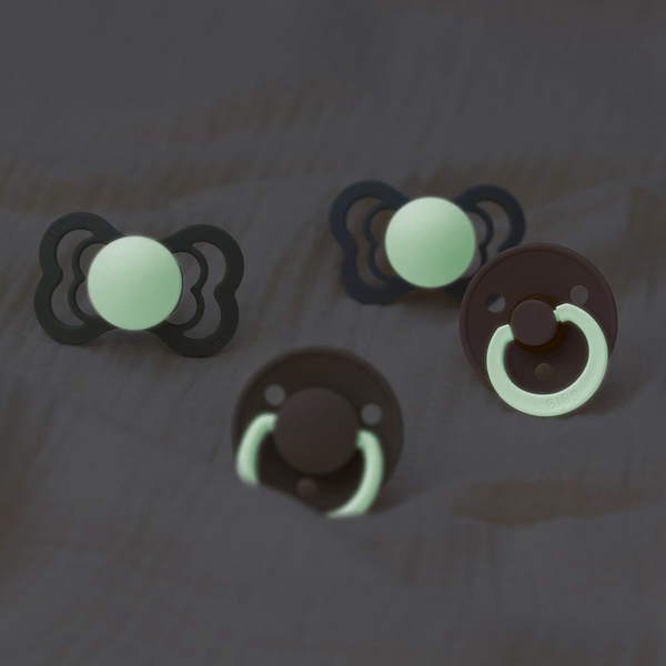 BIBS - Set 2 suzete Fosforescente De Lux GLOW Silicon, tetina rotunda, marime universala-Sage/Cloud, [2],bestfam.ro