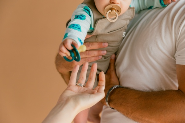 BIBS - Suzeta Colour Latex, tetina rotunda, 18+ luni, ambalaj premium-Ivory, [4],bestfam.ro