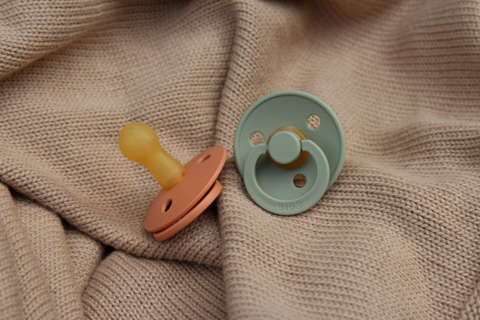 BIBS - Suzeta Colour Latex, tetina rotunda, 6 luni +-Forest Lake, [4],bestfam.ro