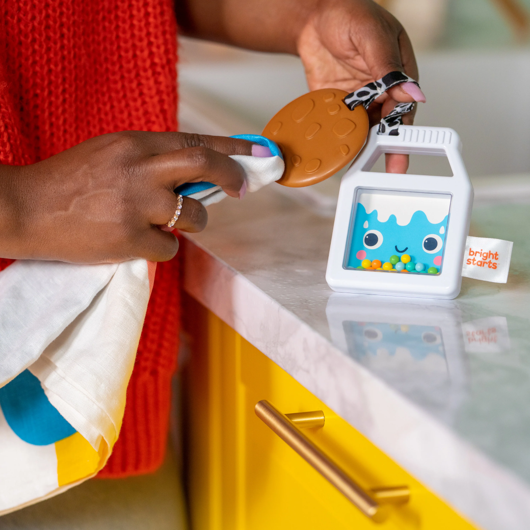 Bright Starts - Jucarie de dentitie 2 in 1 cu zornaitoare Cookies & Teethe, [6],bestfam.ro