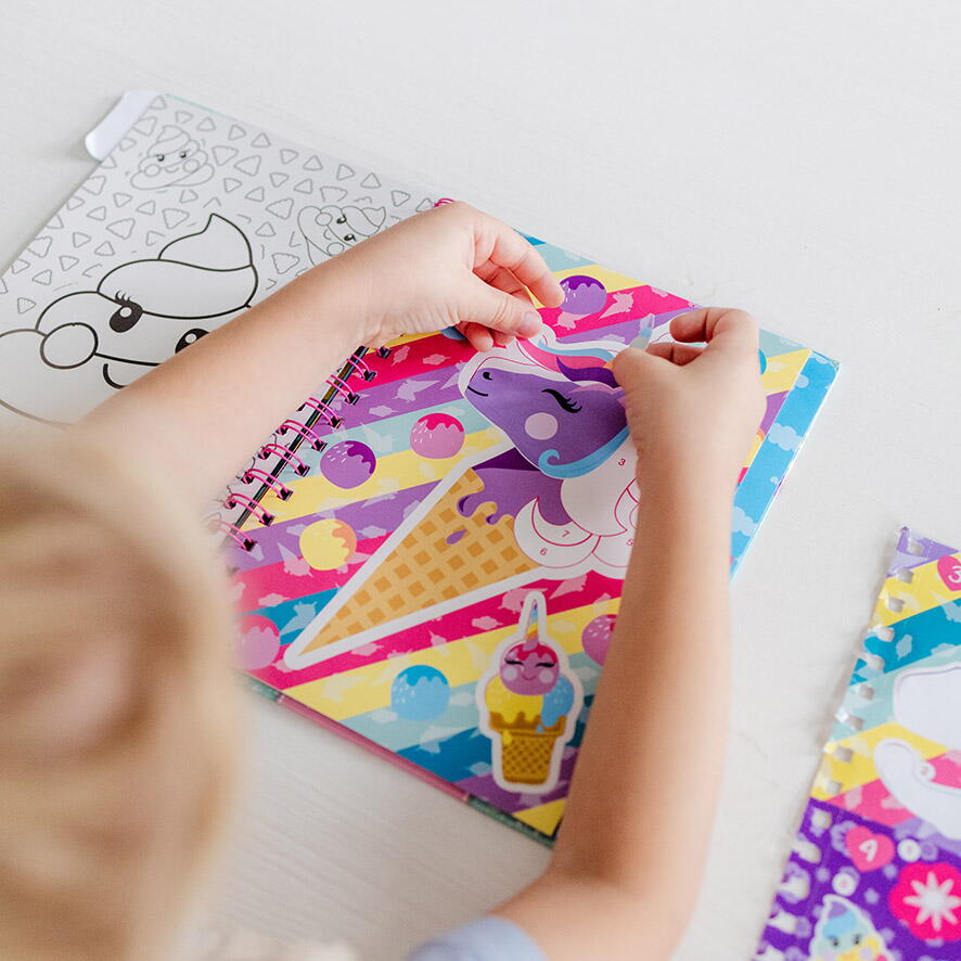 Carticica cu activitati si abtibilduri - Unicorn, [4],bestfam.ro