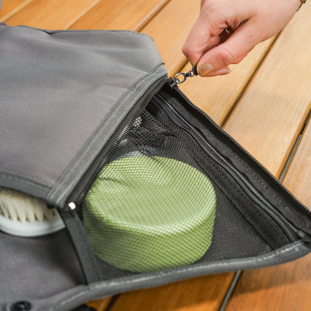 Geanta mica pentru scutece, cu aleza pentru bebelusi, din plastic reciclat, Reer Growing Changing Organiser 84091, [4],bestfam.ro