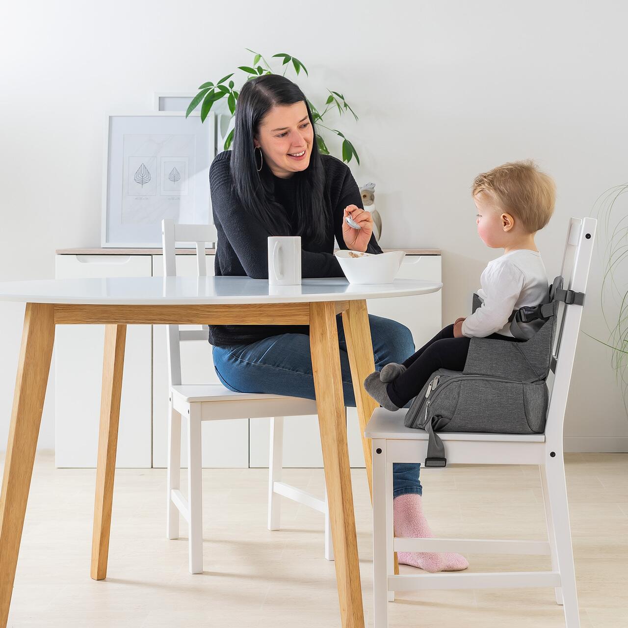 Inaltator de scaun pentru bebelusi 6-36 luni, transportabil, din plastic reciclat, Reer Growing Booster Seat 85041, [6],bestfam.ro