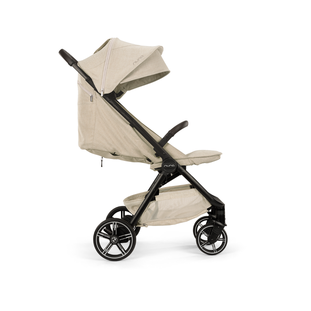 Nuna x BMW - Carucior ultracompact cu pliere automata TRVL lx, bej Mica, [3],bestfam.ro