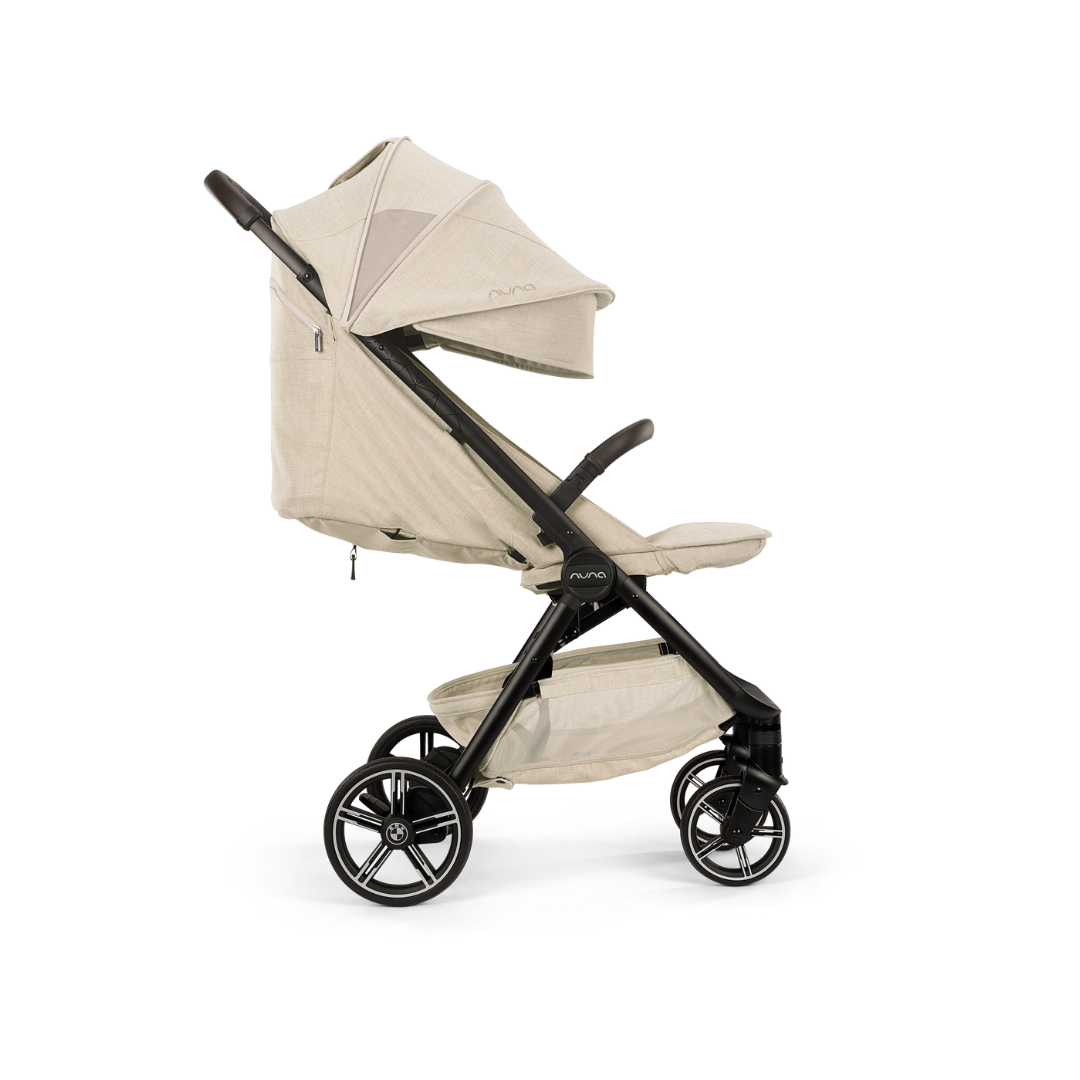 Nuna x BMW - Carucior ultracompact cu pliere automata TRVL lx, bej Mica, [9],bestfam.ro