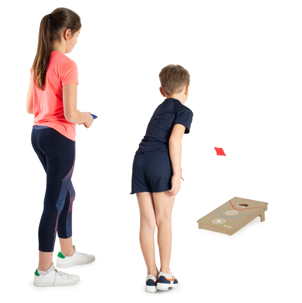 Joc de aruncat la țintă - Cornhole