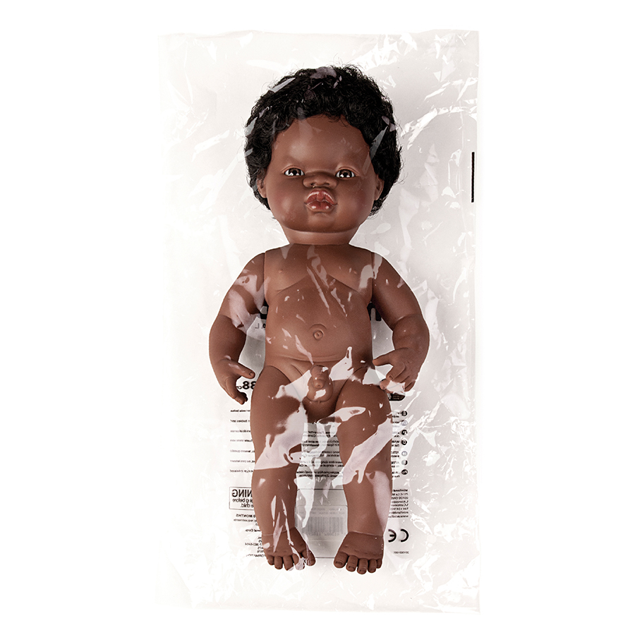Păpușă bebeluș african - băiat 38 cm imagine edituradiana.ro