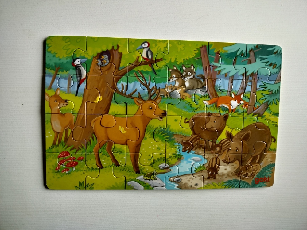 Vezi detalii pentru Puzzle cu 24 de piese din lemn - Animale din pădure
