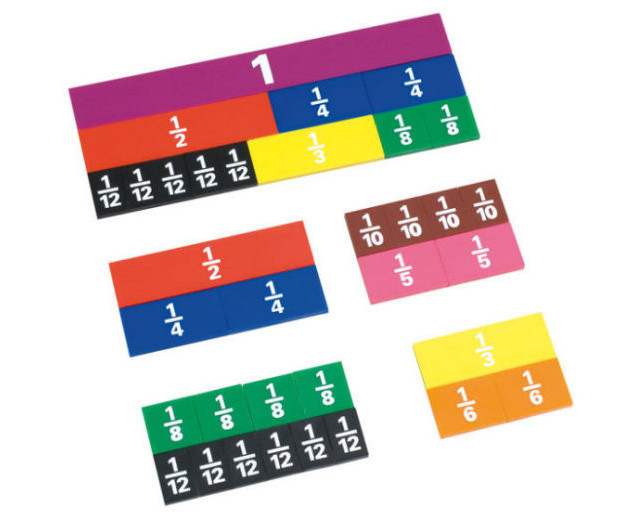 Set de 51 de piese colorate pentru învățarea fracțiilor cu tăbliță