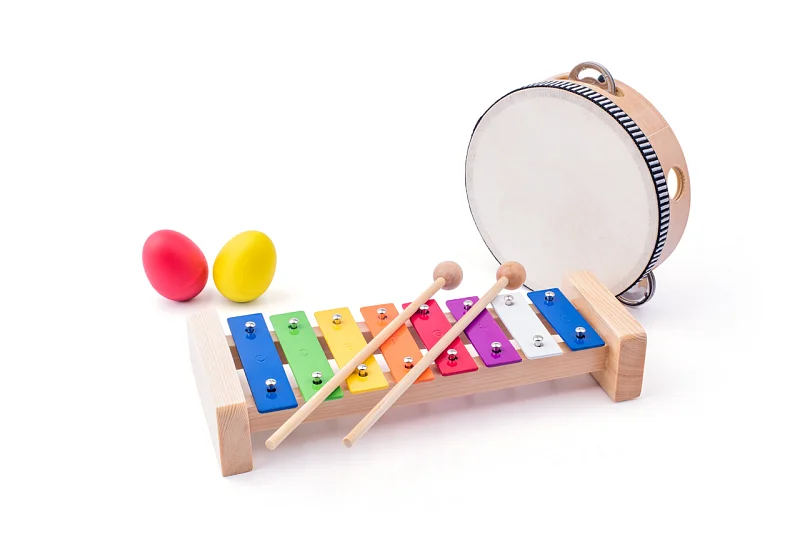 Set instrumente muzicale: xilofon, tamburină, triunghi și 2 ouă maracas