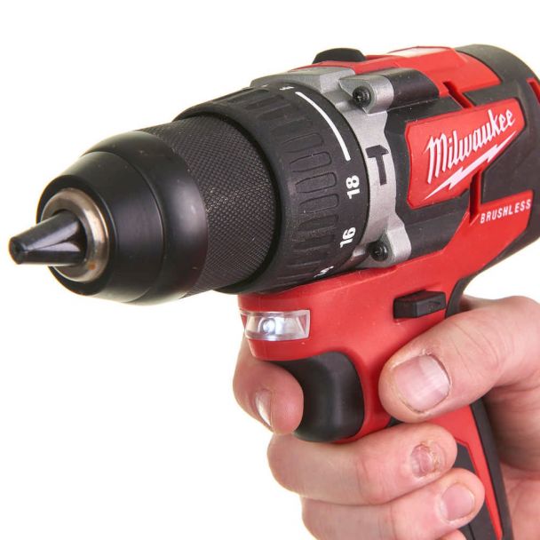 Milwaukee M Cblpd C Masina De Gaurit Cu Percutie Compacta Nm V X