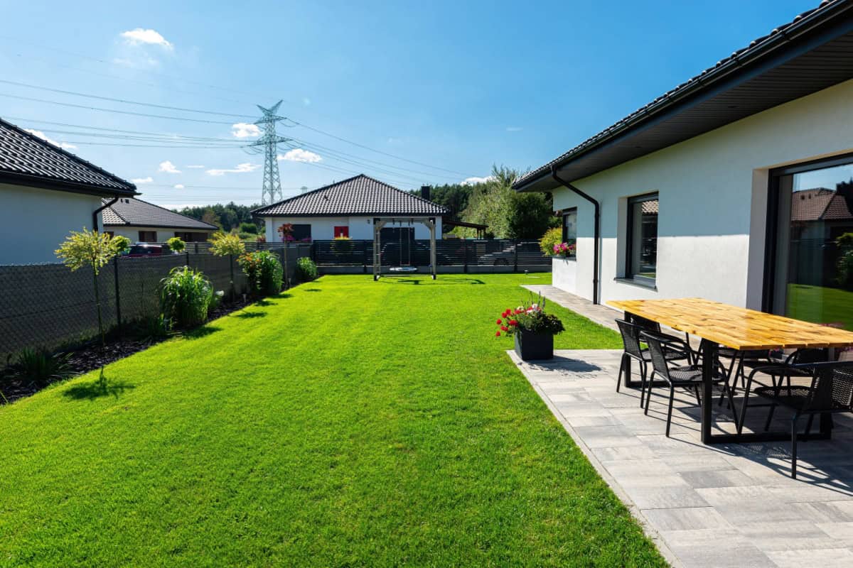plasa de umbrire in gradina