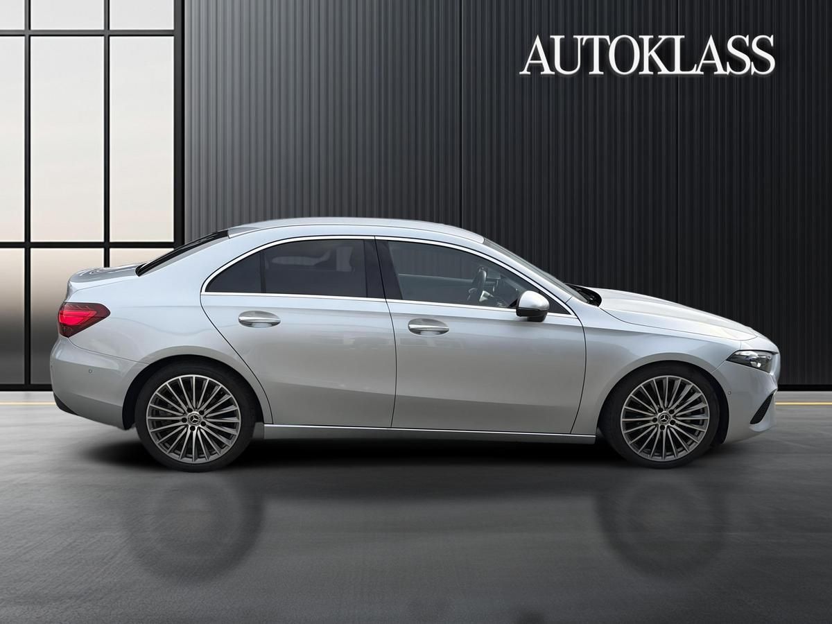 MERCEDES-BENZ CLASA A A 200 Limuzina