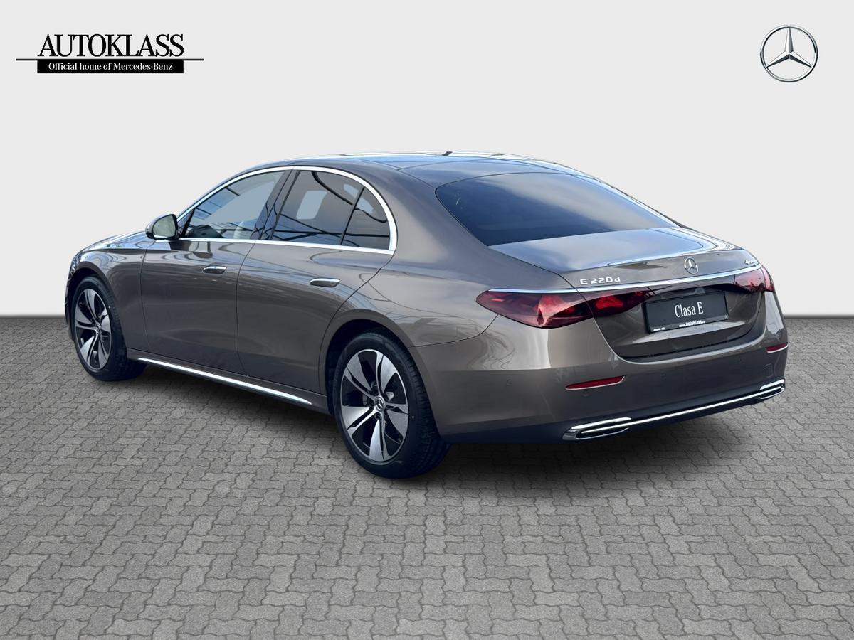 MERCEDES-BENZ E 220 D 4M Limuzina