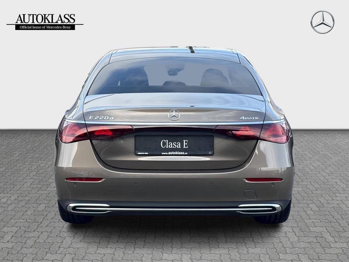 MERCEDES-BENZ E 220 D 4M Limuzina