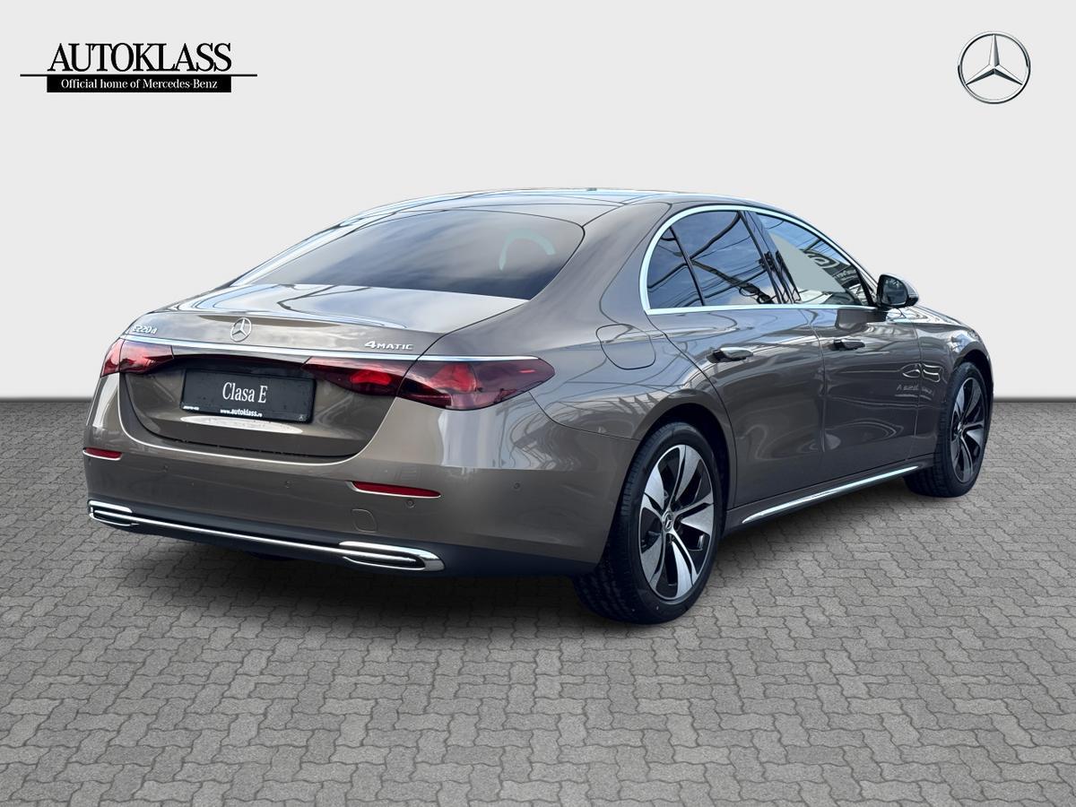 MERCEDES-BENZ E 220 D 4M Limuzina