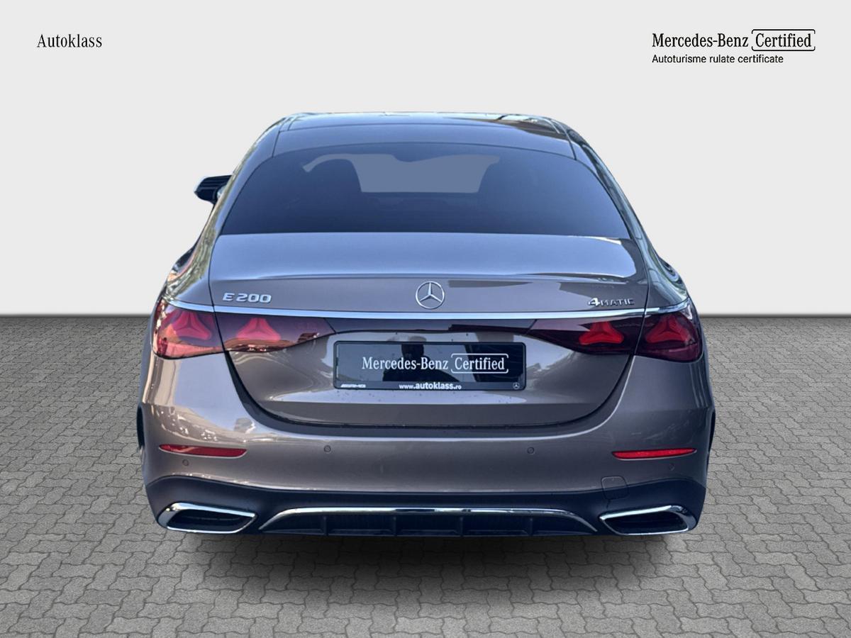 MERCEDES-BENZ CLASA E E 200 4MATIC Sedan