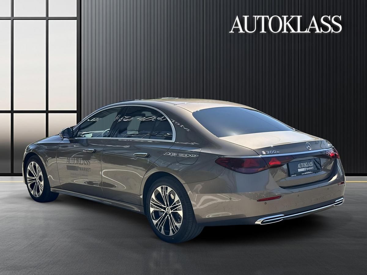 MERCEDES-BENZ CLASA E E 300 E 4M Limuzina