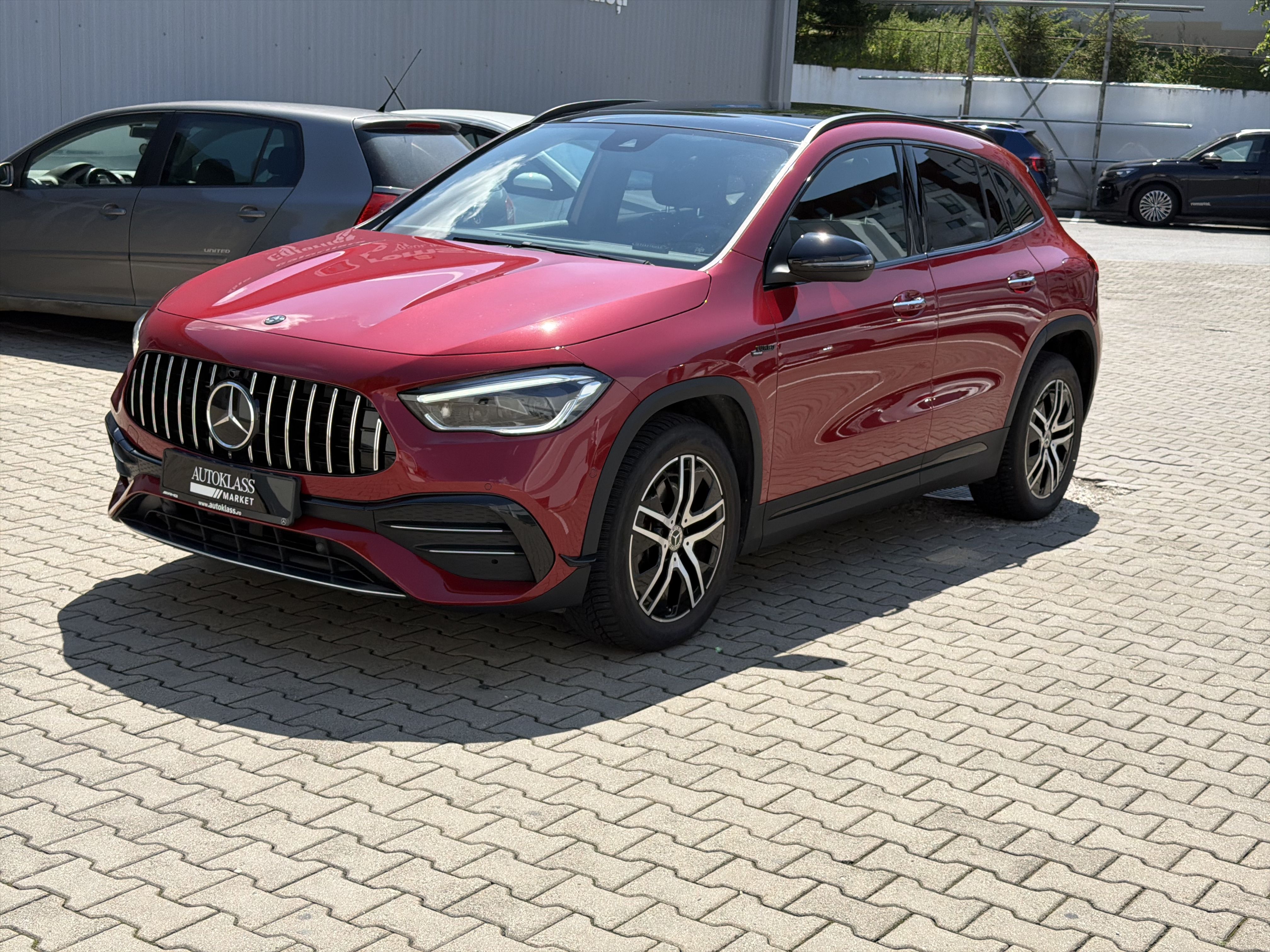 MERCEDES-BENZ GLA GLA 200 D 4MATIC