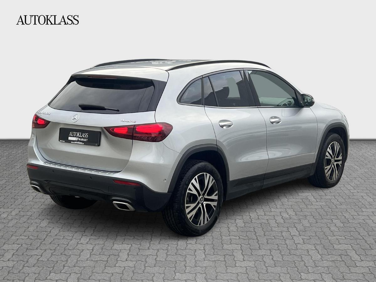 MERCEDES-BENZ GLA GLA 200 D 4MATIC