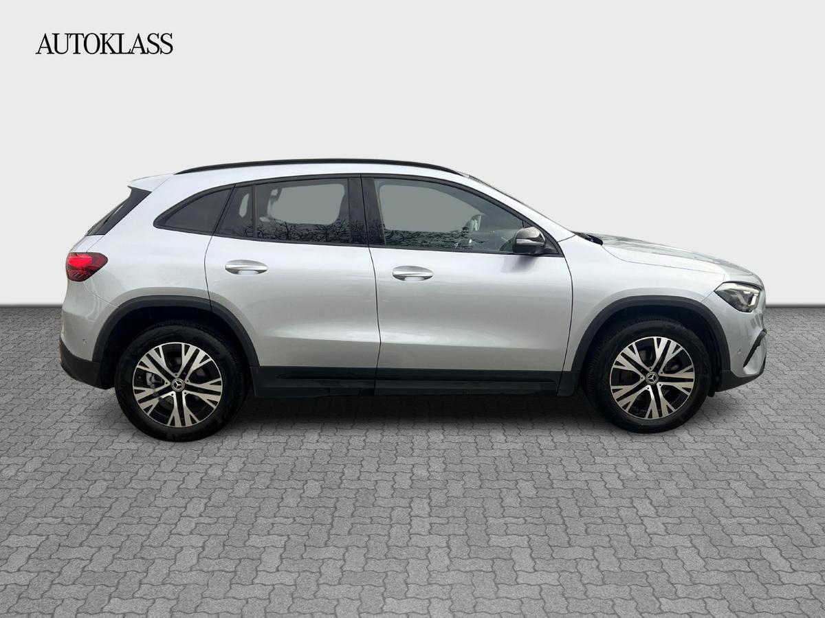 MERCEDES-BENZ GLA GLA 200 D 4MATIC