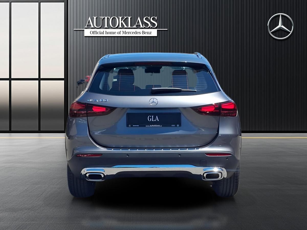 MERCEDES-BENZ GLA 180