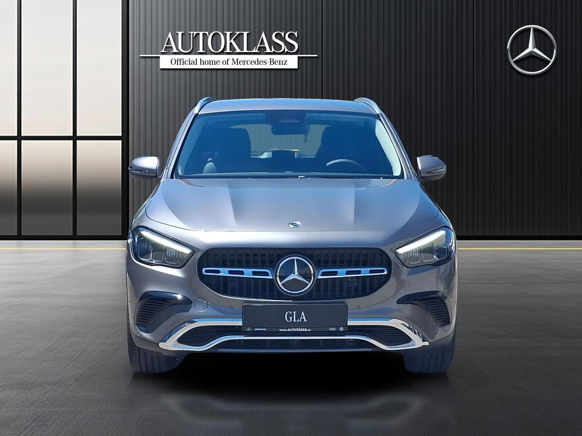 MERCEDES-BENZ GLA 180