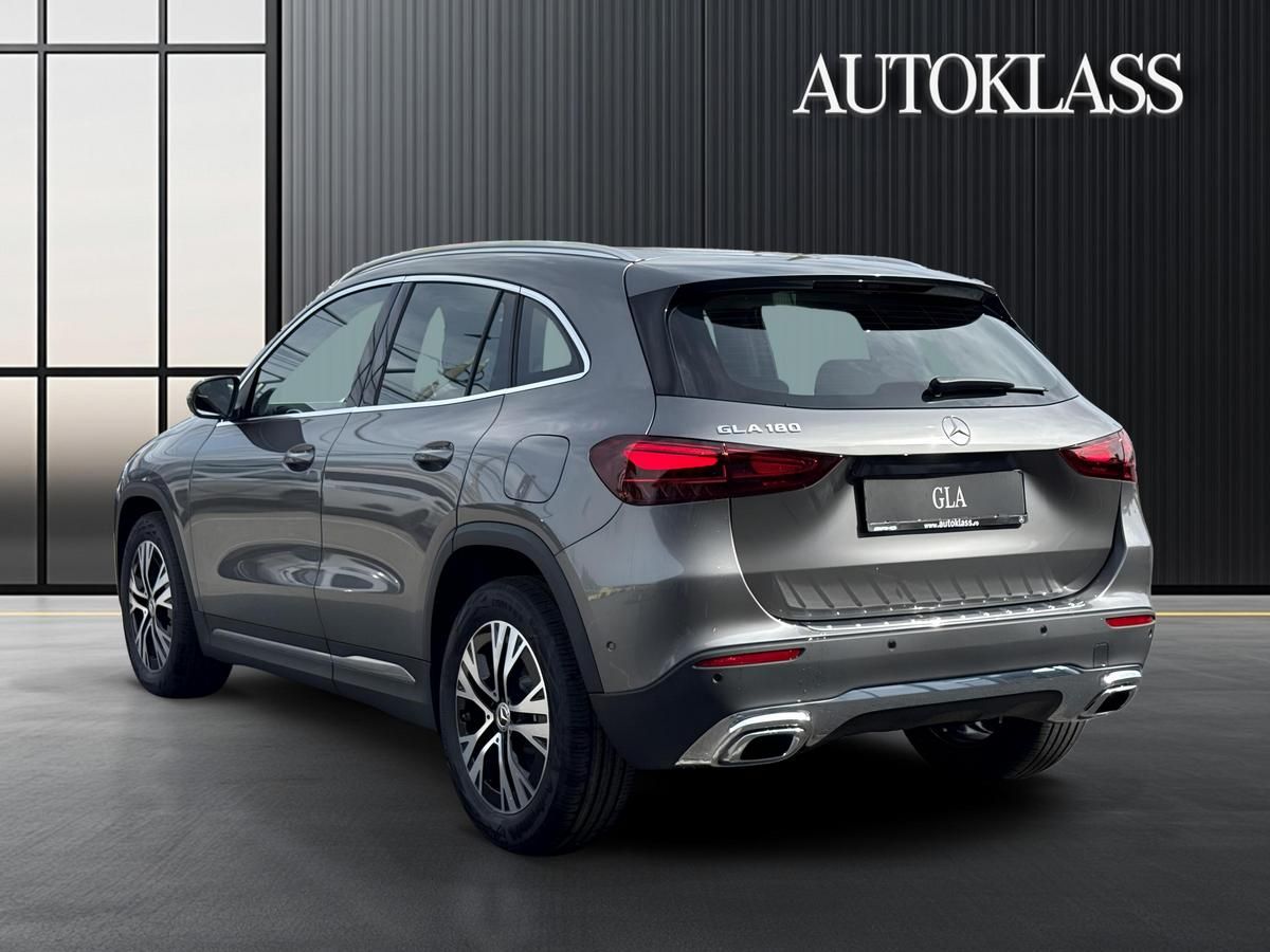 MERCEDES-BENZ GLA 180