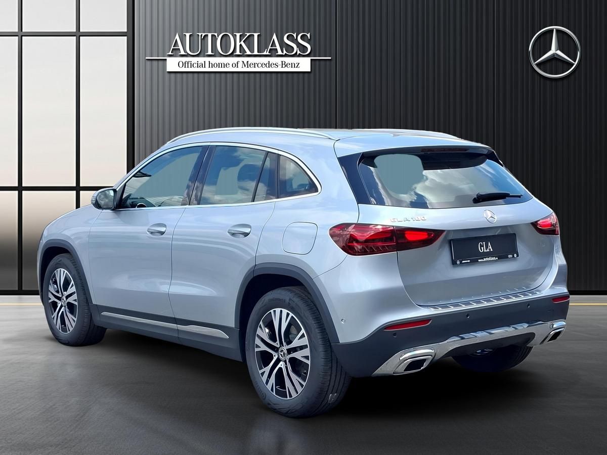 MERCEDES-BENZ GLA 180