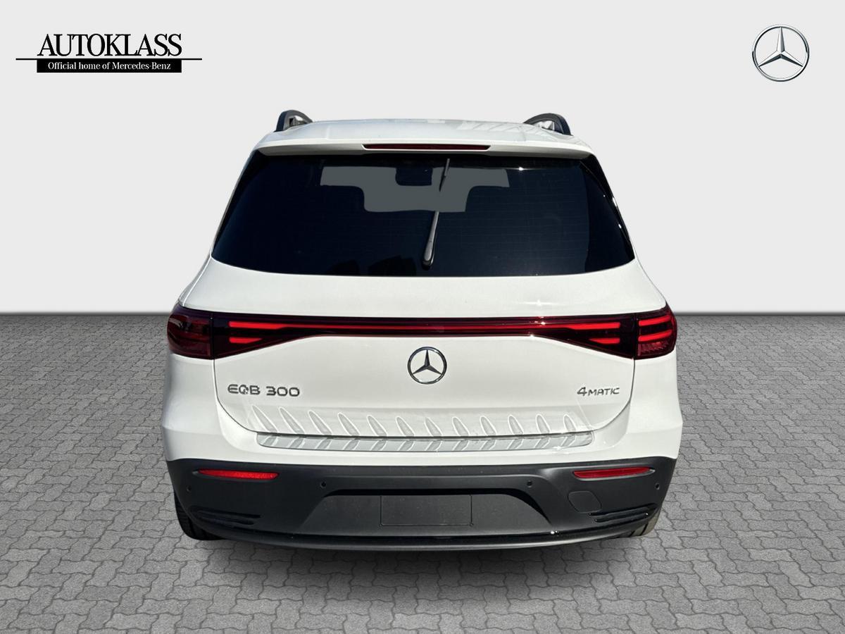 MERCEDES-BENZ EQB 300 4MATIC