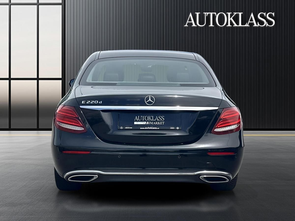MERCEDES-BENZ CLASA E E 220 D Limuzina