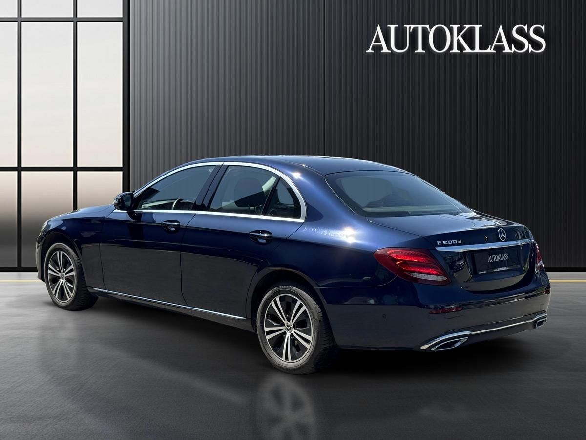 MERCEDES-BENZ CLASA E E 200 D Limuzina