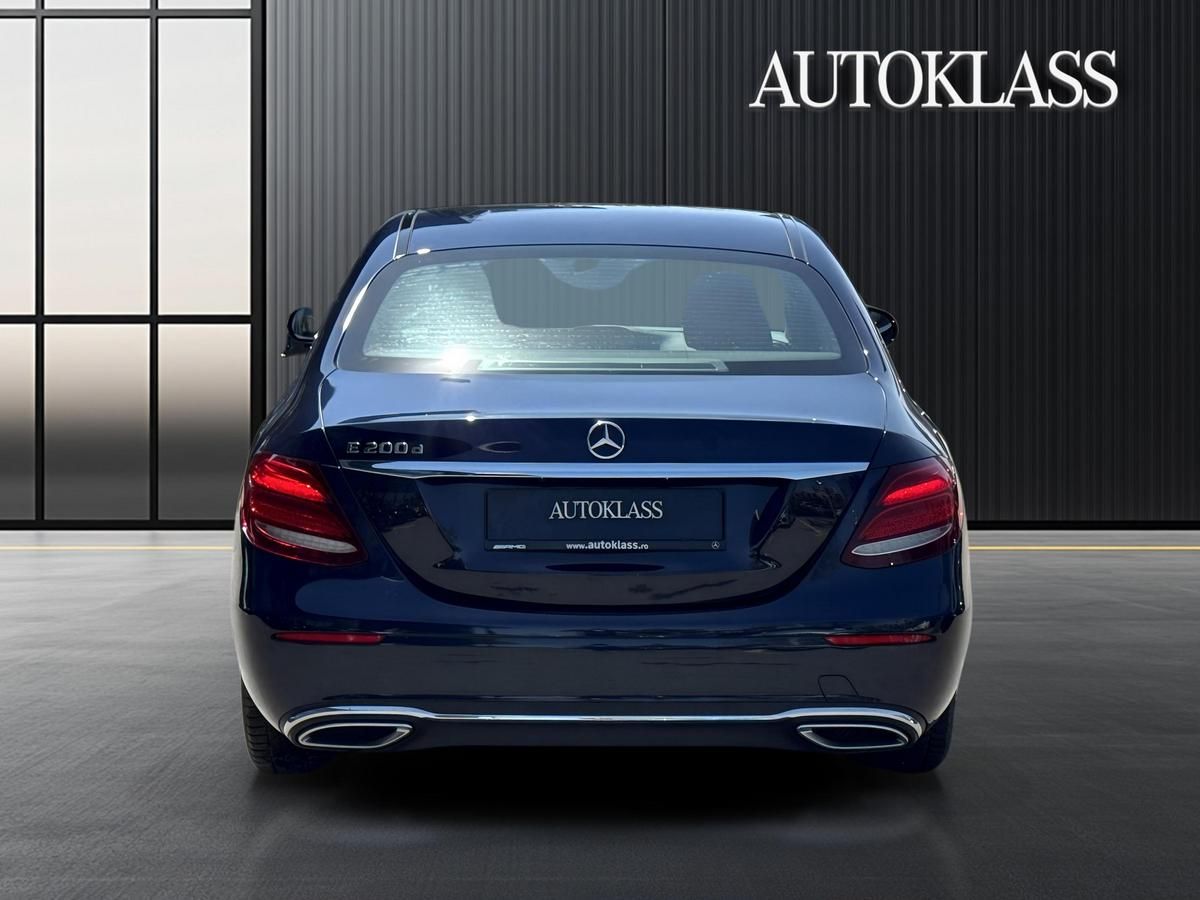 MERCEDES-BENZ CLASA E E 200 D Limuzina