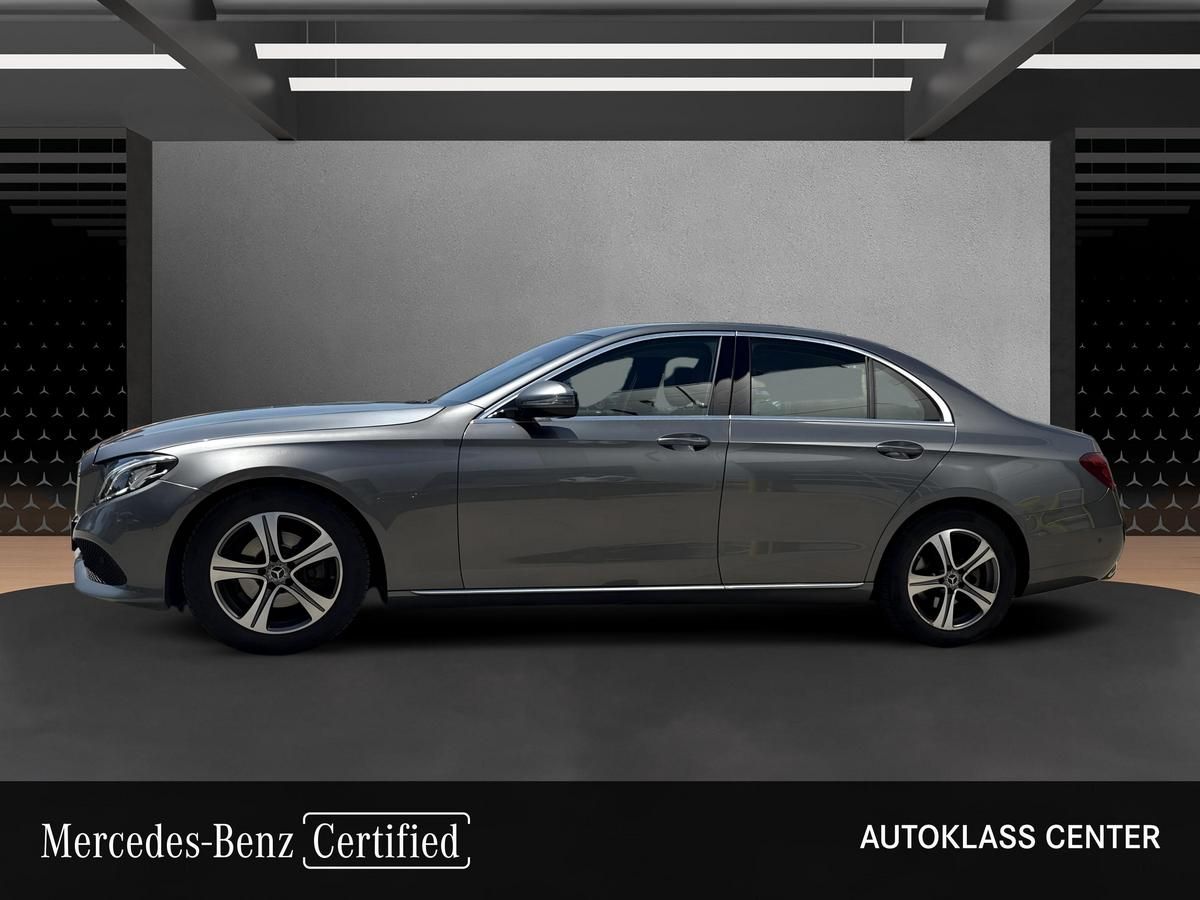 MERCEDES-BENZ CLASA E E 200