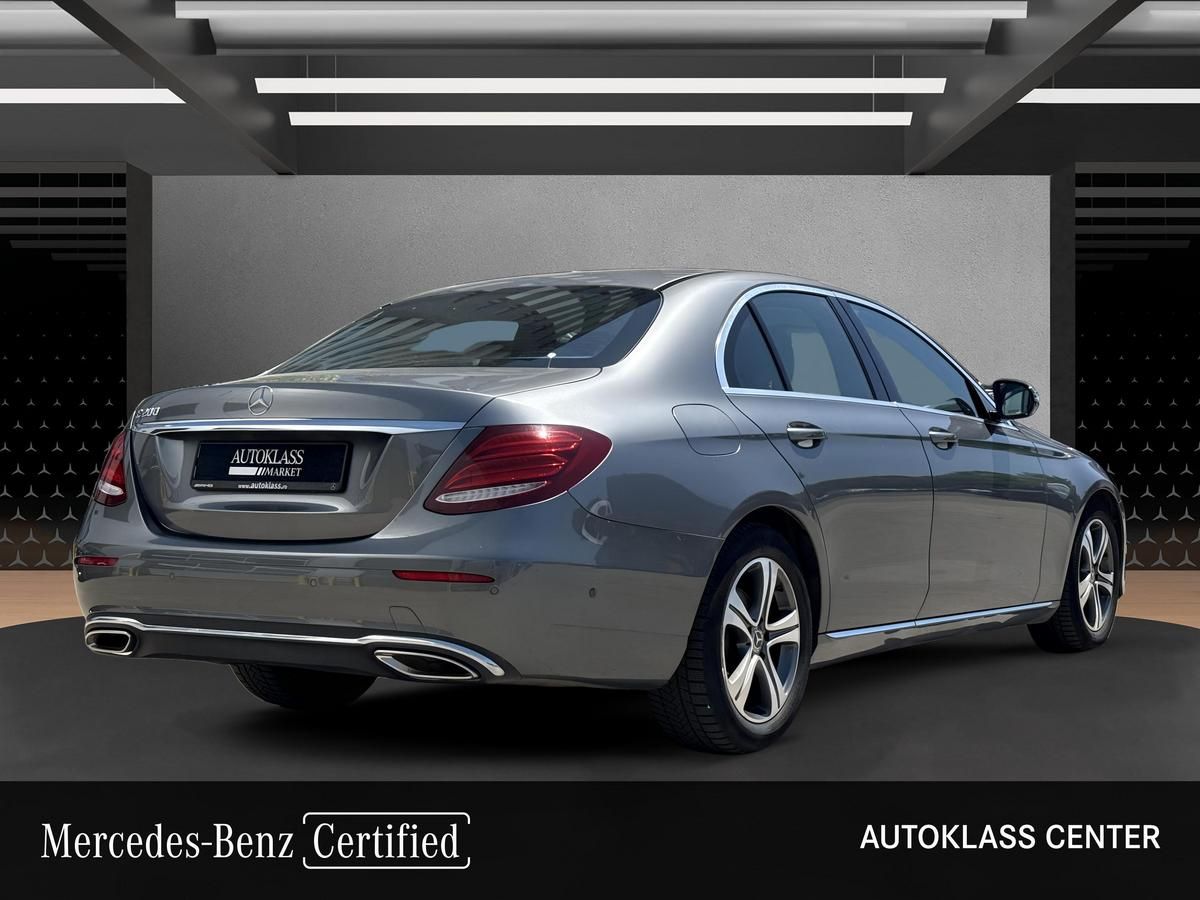 MERCEDES-BENZ CLASA E E 200