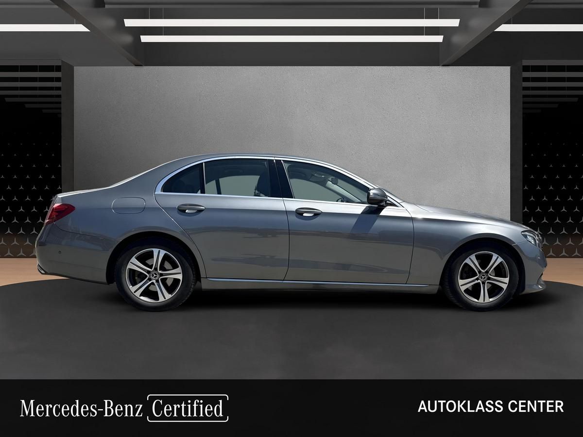 MERCEDES-BENZ CLASA E E 200