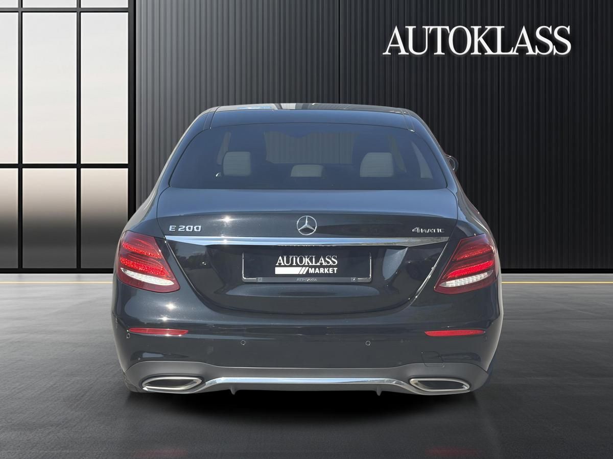 MERCEDES-BENZ CLASA E E 200 4MATIC Limuzina