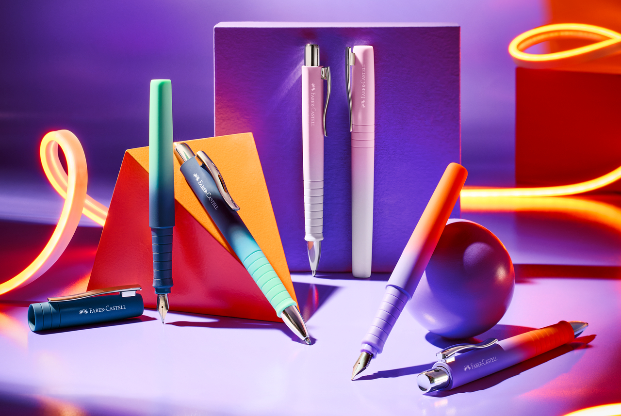 Display 8 stilouri +20 pixuri poly flow faber-castell [1]