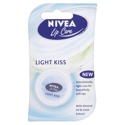 NIVEA LIP CARE LIGHT KISS