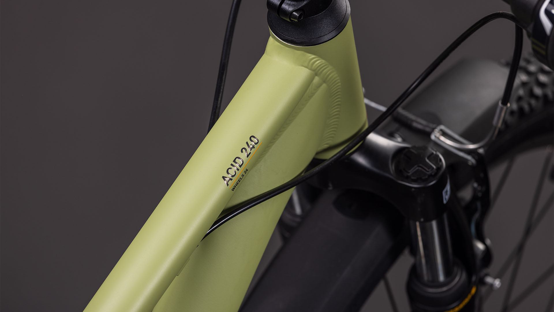 BICICLETA COPII CUBE ACID 240 FE LIGHTOLIVE ORANGE 2026 roti 24 [2]