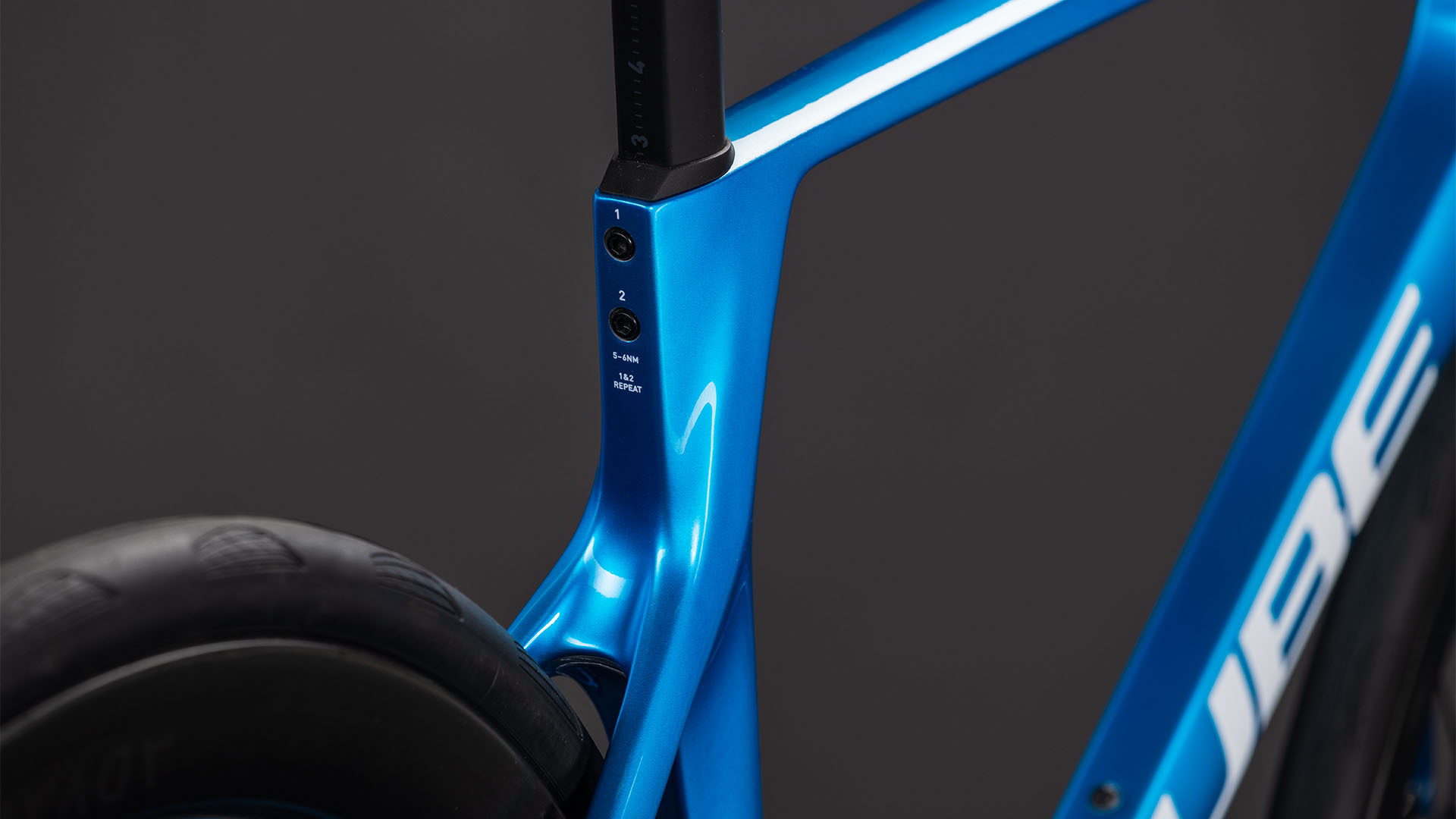 BICICLETA CUBE AGREE C:62 EX TOPASBLUE WHITE 2026 58 cm [3]