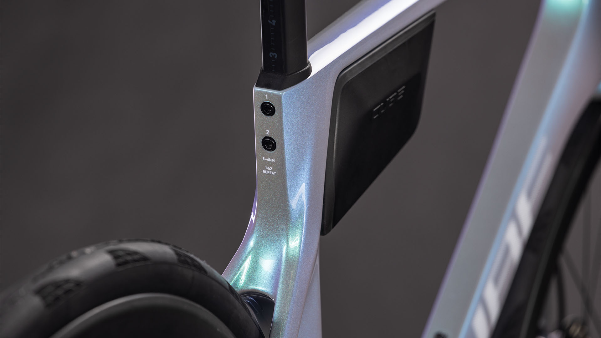 BICICLETA CUBE AGREE C:62 SLT GREENFUSION WHITE 2026 56 cm [3]