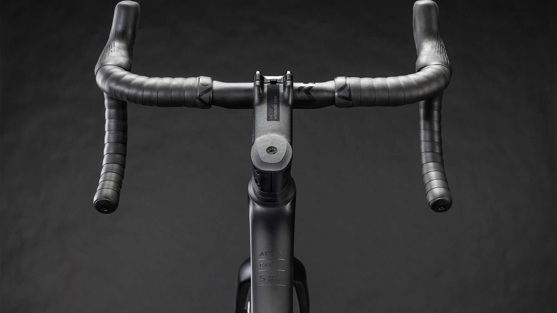 BICICLETA CUBE ATTAIN C:62 SLT CARBON COALCHROME 2026 58 cm [2]