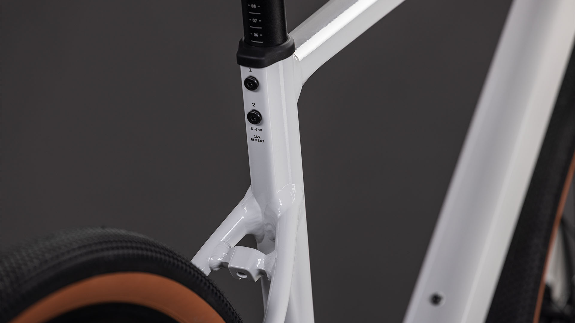 BICICLETA CUBE NUROAD EX COTTON GREY 2026 cadru XS (50cm) - roti 28 [2]