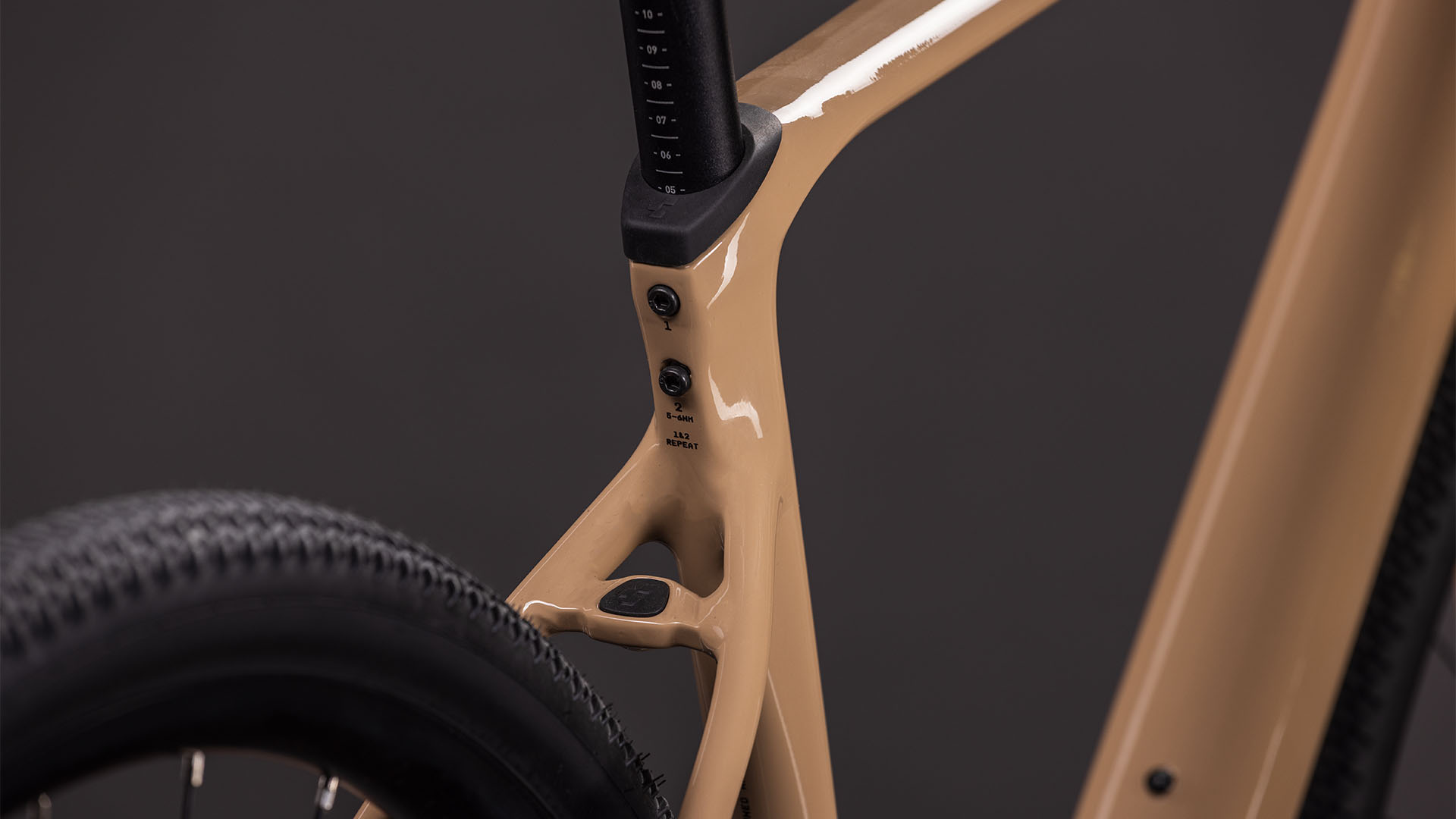 BICICLETA CUBE NUROAD RACE CAPPUCCINO BLACK 2026 S [1]